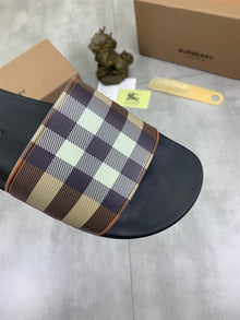 BURBERRY CHECK SLIDES - U004