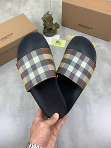 BURBERRY CHECK SLIDES - U004