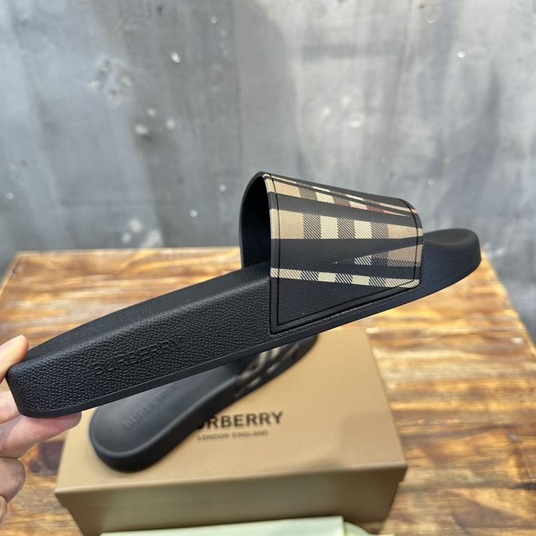 BURBERRY CHECK SLIDES - U011