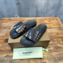 BURBERRY CHECK SLIDES - U011