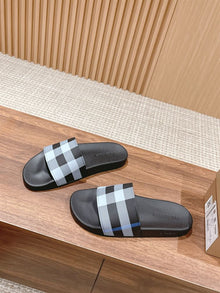 BURBERRY CHECK SLIDES - U014