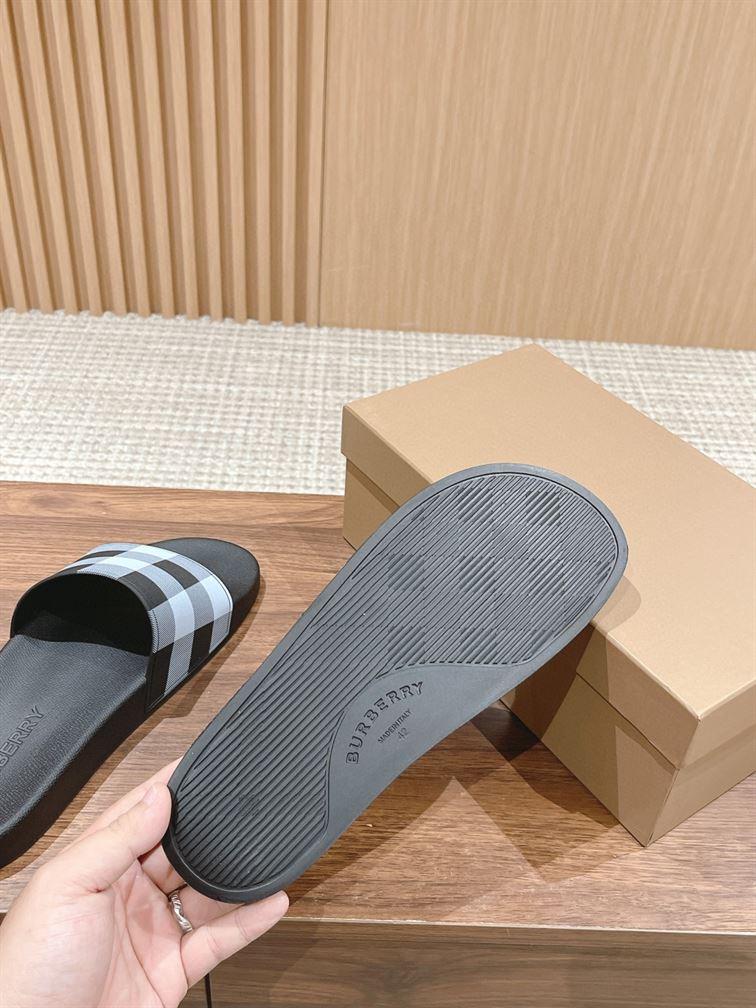 BURBERRY CHECK SLIDES - U014