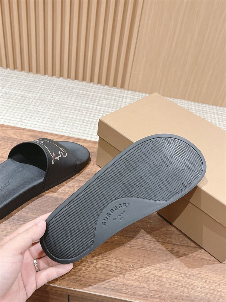 BURBERRY CHECK SLIDES - U015