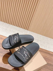 BURBERRY CHECK SLIDES - U015