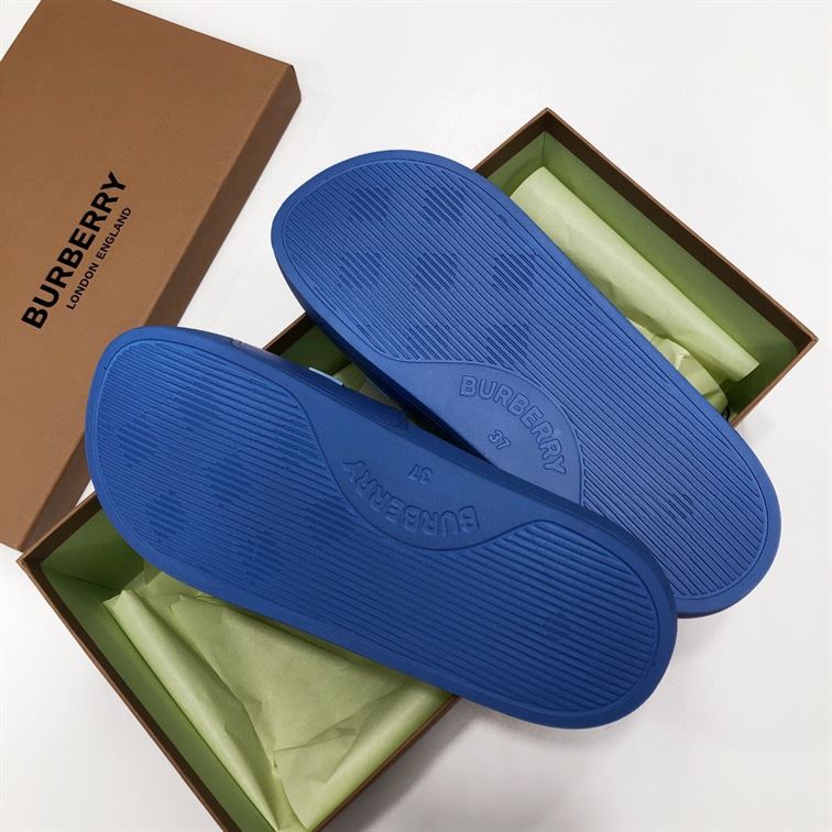 BURBERRY EMBOSSED LOGO SLIDES BUBBLEGUM BLUE - U024