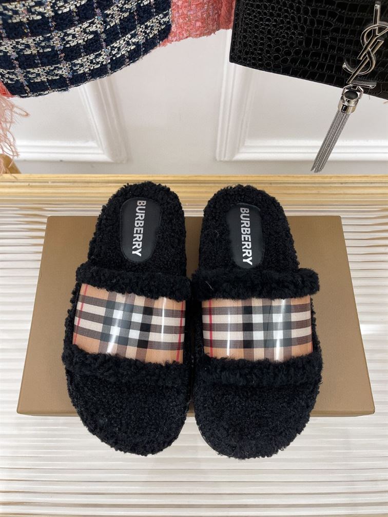 BURBERRY FUR SLIDES - U016