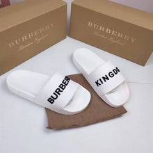 BURBERRY KINGDOM MOTIF SLIDES IN WHITE - U002