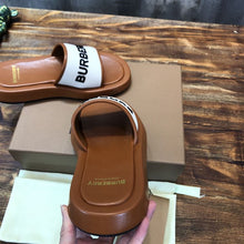 BURBERRY LOGO CANVAS SLIDE SANDALS - U030