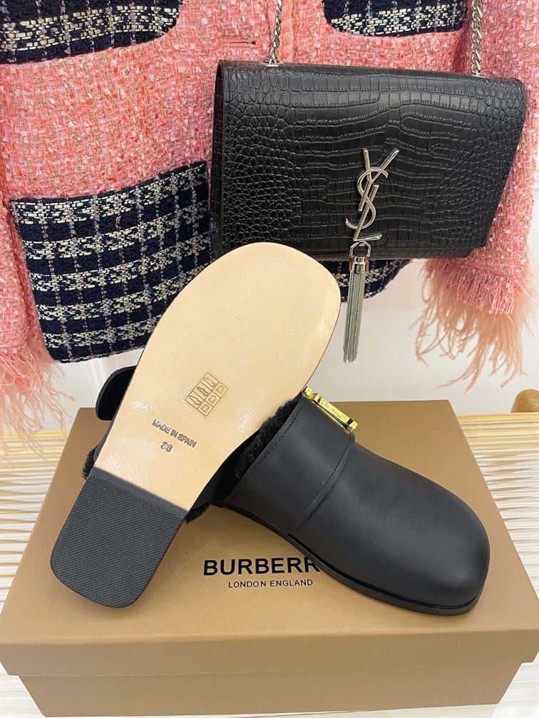 BURBERRY MONOGRAM DETAIL SHEARLING-LINED LEATHER MULES - U018