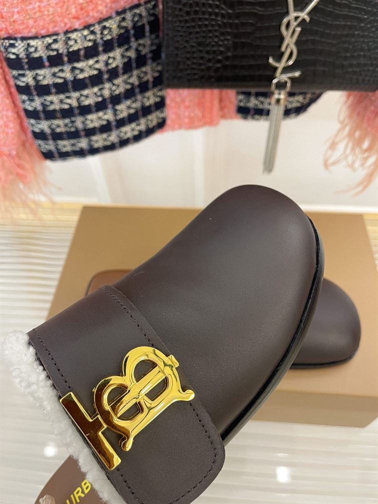 BURBERRY MONOGRAM DETAIL SHEARLING-LINED LEATHER MULES - U021