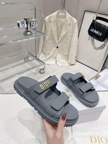 CHRISTIAN DIOR DIORACT SLIDE - D023