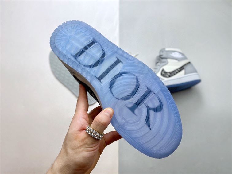 DIOR AIR JORDAN 1 RETRO HIGH SNEAKER - I071