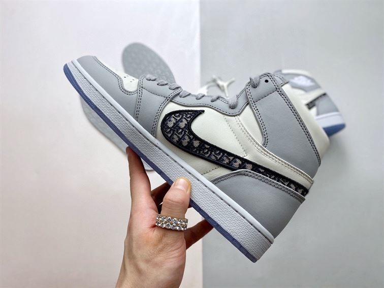 DIOR AIR JORDAN 1 RETRO HIGH SNEAKER - I071