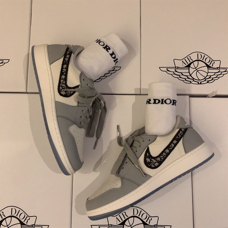 DIOR AIR JORDAN 1 RETRO LOW SNEAKER - I080