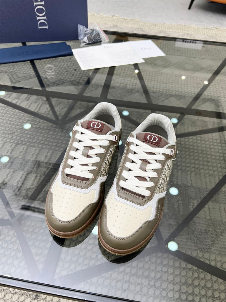 DIOR B27 LOW-TOP SNEAKER KHAKI AND BEIGE SMOOTH CALFSKIN - I066