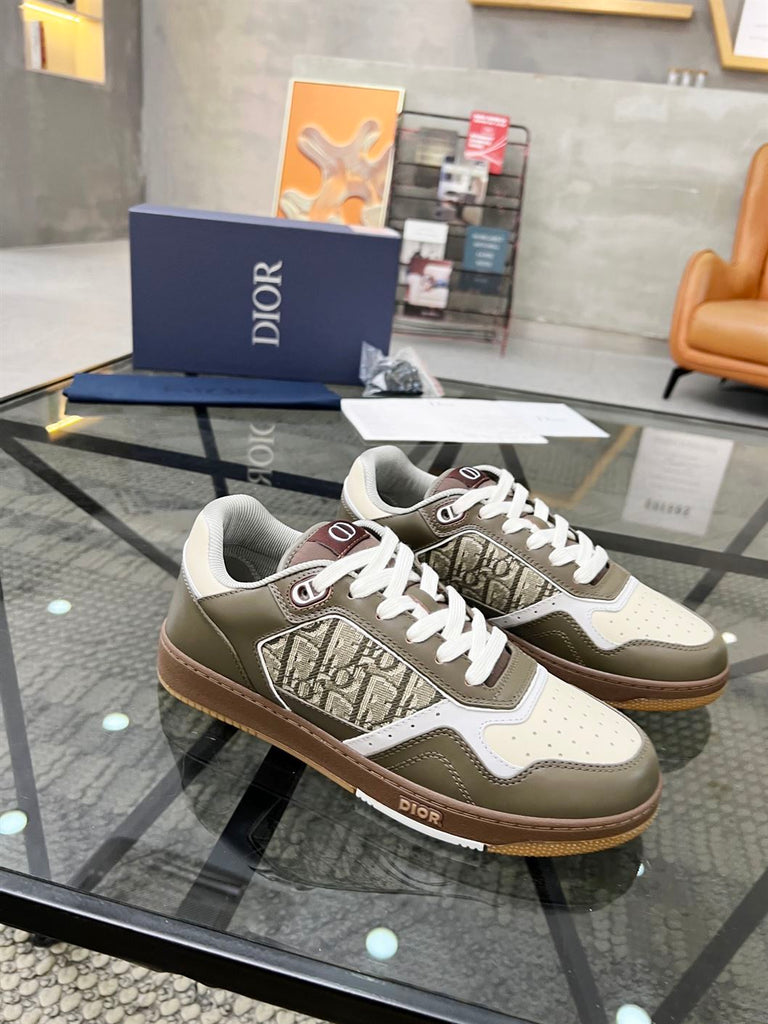 DIOR B27 LOW-TOP SNEAKER KHAKI AND BEIGE SMOOTH CALFSKIN - I066