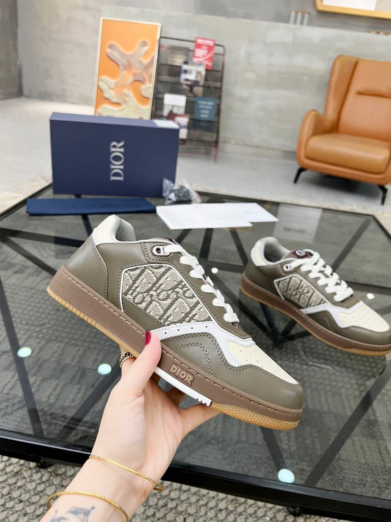 DIOR B27 LOW-TOP SNEAKER KHAKI AND BEIGE SMOOTH CALFSKIN - I066