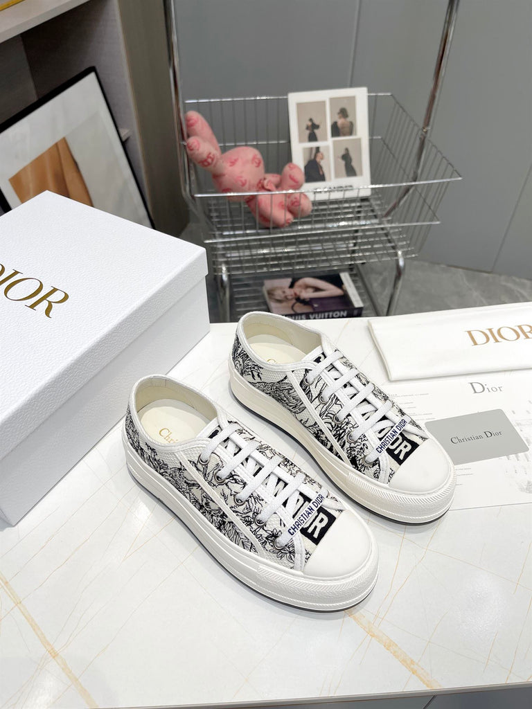 DIOR WALKNDIOR PLATFORM SNEAKER EMBROIDERED COTTON TOILE DE JOUY VOYAGE - I096