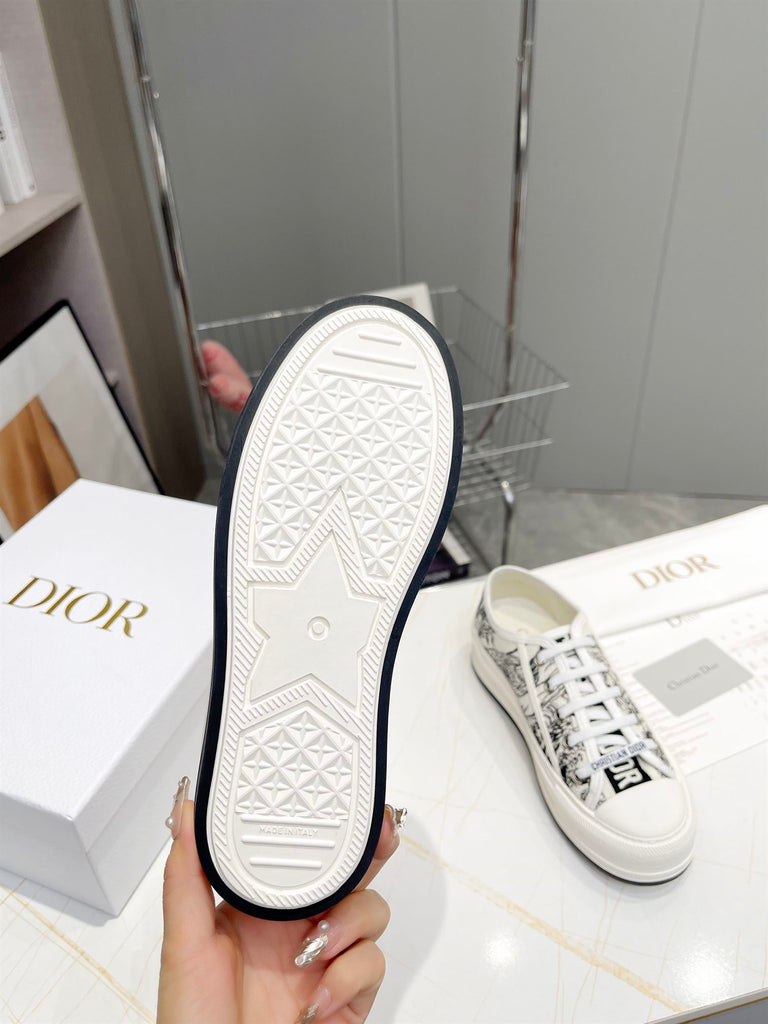 DIOR WALKNDIOR PLATFORM SNEAKER EMBROIDERED COTTON TOILE DE JOUY VOYAGE - I096