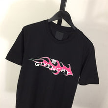 GIVENCHY PINK FLAMES T-SHIRT BLACK - K027