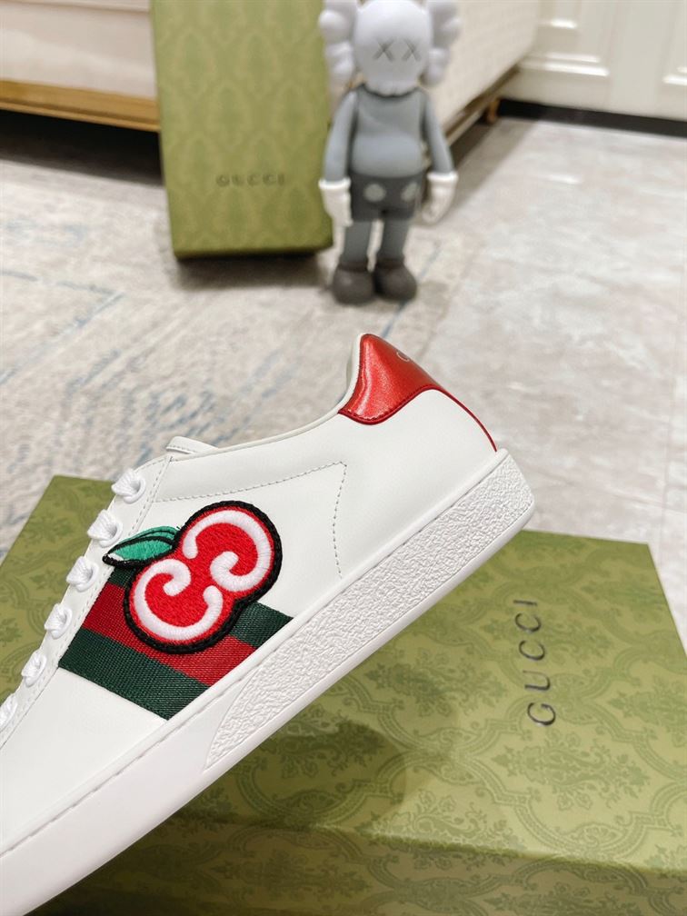 GUCCI ACE GG APPLE SNEAKER - G135