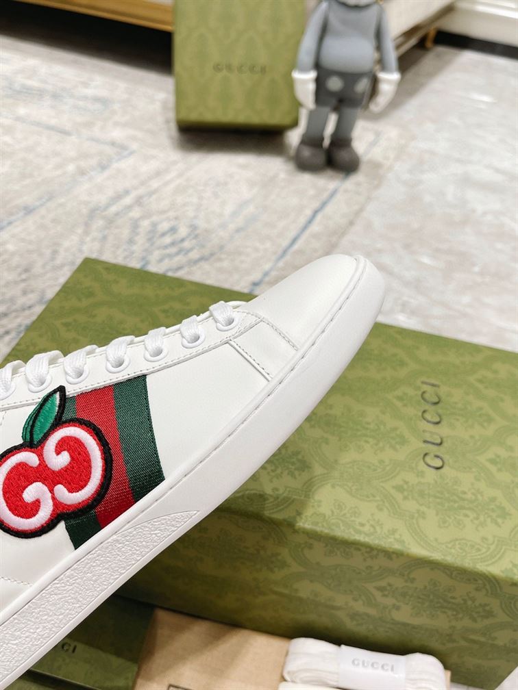 GUCCI ACE GG APPLE SNEAKER - G135