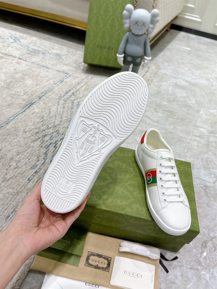 GUCCI ACE SNEAKER WITH INTERLOCKING G - G157