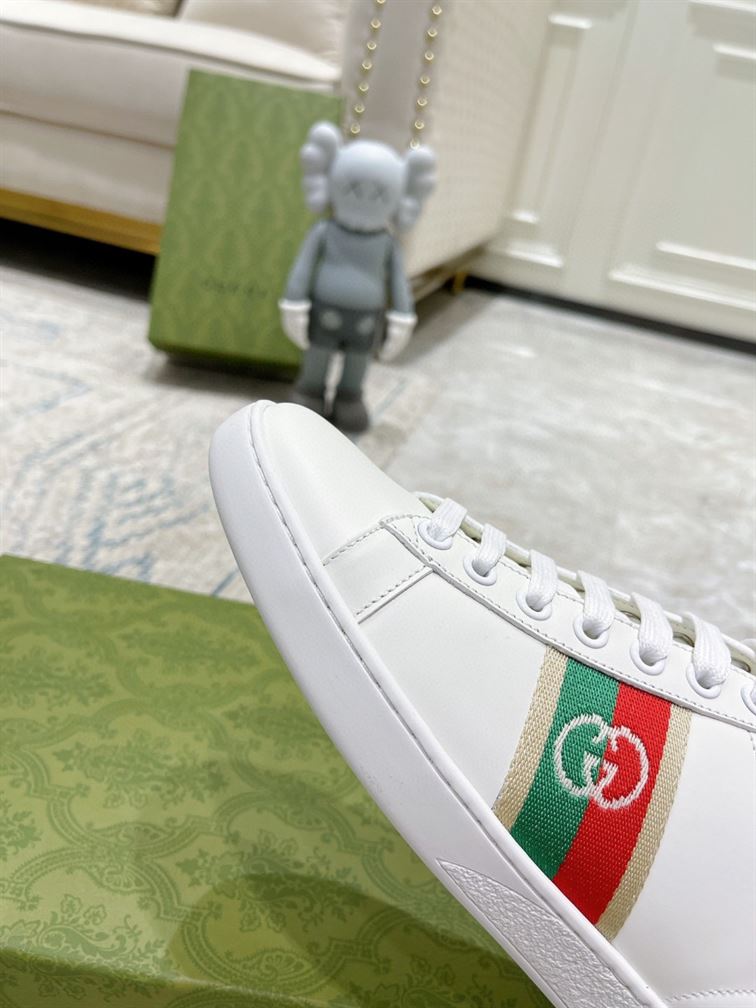 GUCCI ACE SNEAKER WITH INTERLOCKING G - G157