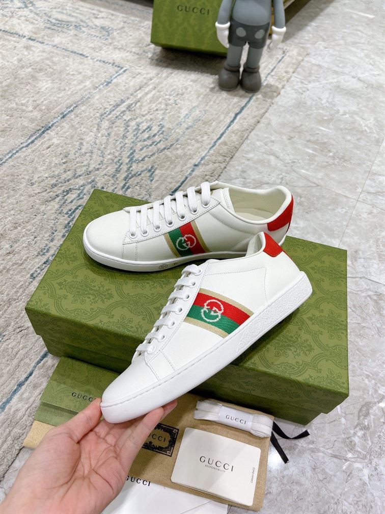 GUCCI ACE SNEAKER WITH INTERLOCKING G - G157