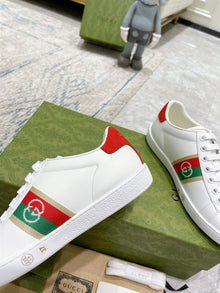 GUCCI ACE SNEAKER WITH INTERLOCKING G - G157