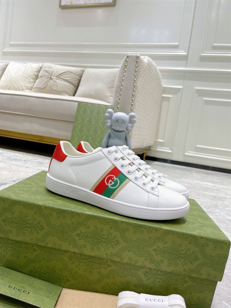 GUCCI ACE SNEAKER WITH INTERLOCKING G - G157