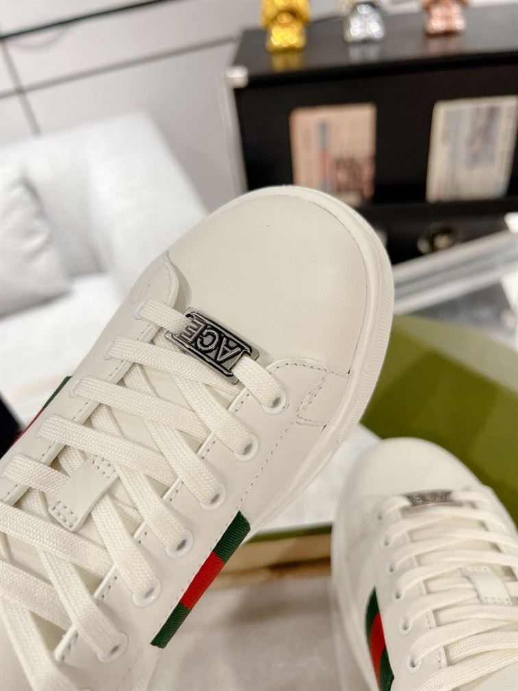 GUCCI ACE SNEAKER WITH WEB - G143