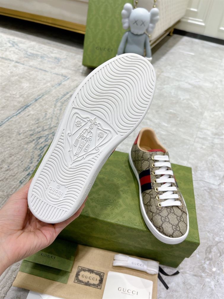 GUCCI GG SUPREME BEIGE SNEAKER - G140