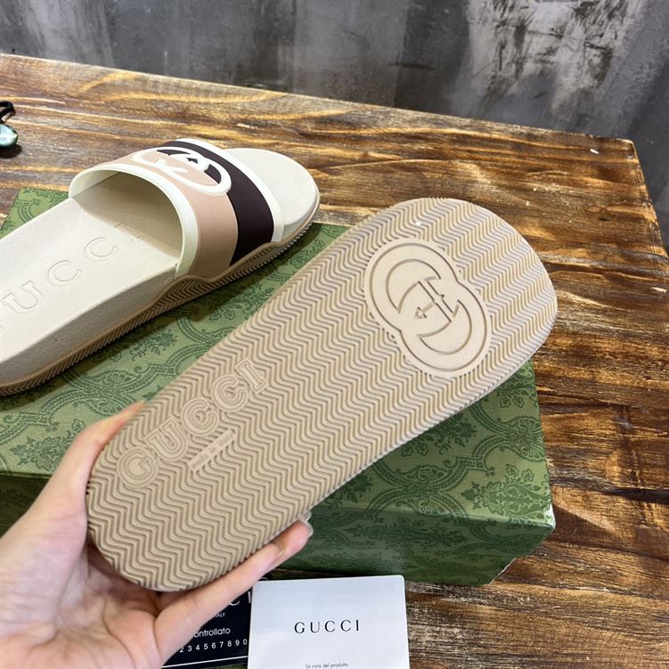 GUCCI INTERLOCKING G SLIDE SANDAL - Q104