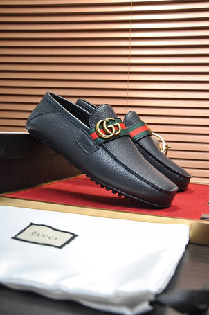 GUCCI LOAFER WITH DOUBLE G - IK049