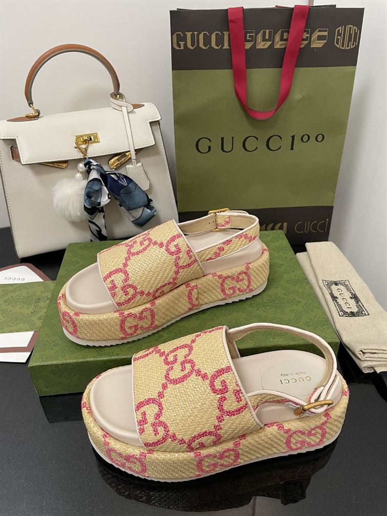 GUCCI MONOGRAM PLATFORM ROUND TOE RUBBER SOLE - Q079