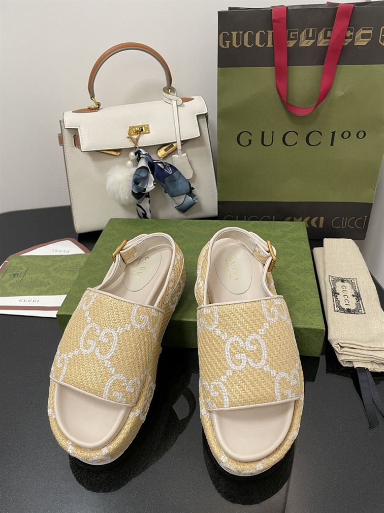 GUCCI MONOGRAM PLATFORM ROUND TOE RUBBER SOLE - Q080