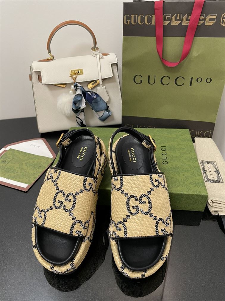 GUCCI MONOGRAM PLATFORM ROUND TOE RUBBER SOLE - Q081