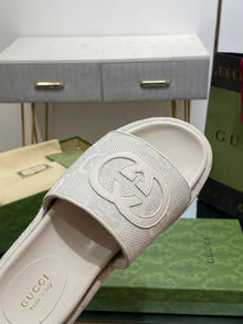 GUCCI PLATFORM SLIDE SANDAL - Q037