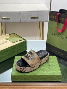 GUCCI PLATFORM SLIDE SANDAL - Q038