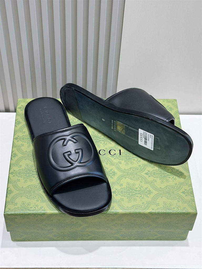 GUCCI SLIDE SANDAL WITH INTERLOCKING G - Q093