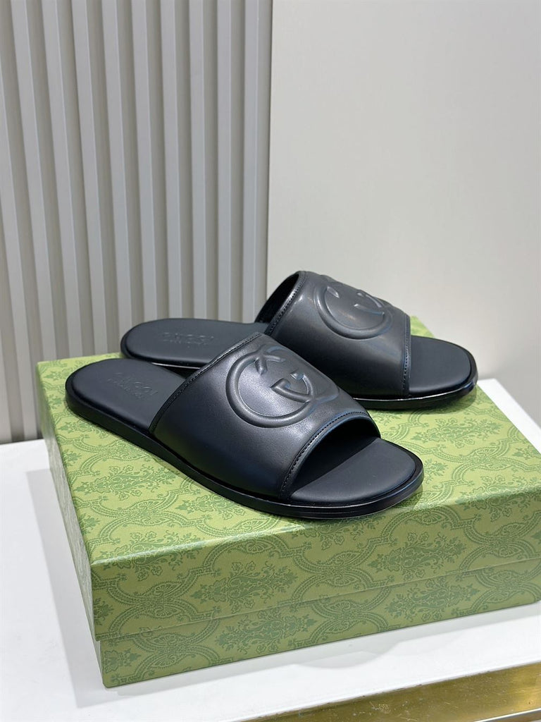 GUCCI SLIDE SANDAL WITH INTERLOCKING G - Q093