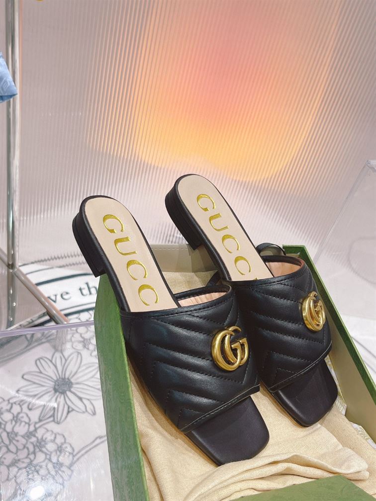 GUCCI SLIDE WITH DOUBLE G - Q068