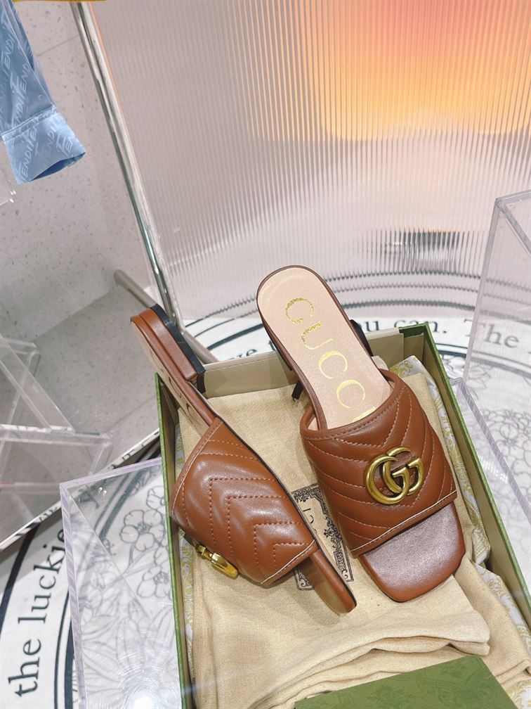 GUCCI SLIDE WITH DOUBLE G - Q069