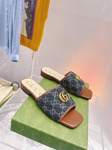 GUCCI SLIDE WITH DOUBLE G - Q070