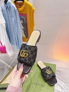 GUCCI SLIDE WITH DOUBLE G - Q072