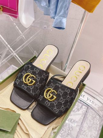 GUCCI SLIDE WITH DOUBLE G - Q072