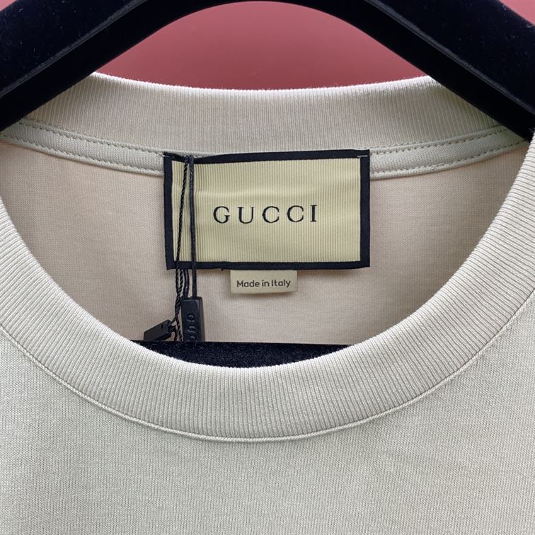 GUCCI T-SHIRT WITH GUCCI PRINT - X030