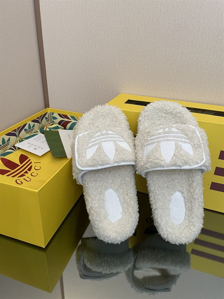 GUCCI x ADIDAS GG PLATFORM SANDAL - Q063