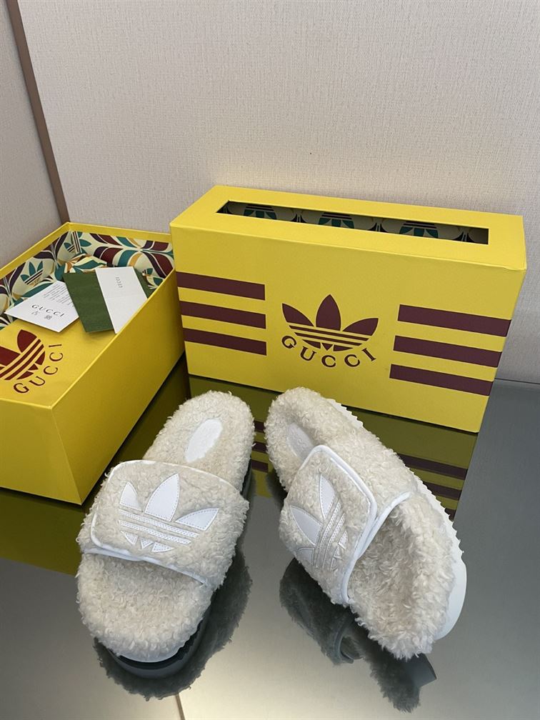 GUCCI x ADIDAS GG PLATFORM SANDAL - Q063